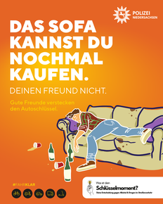 Zu Sehen ist ein betrunkener Mann auf einem Sofa.