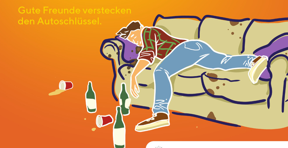 Zu Sehen ist ein betrunkener Mann auf einem Sofa.